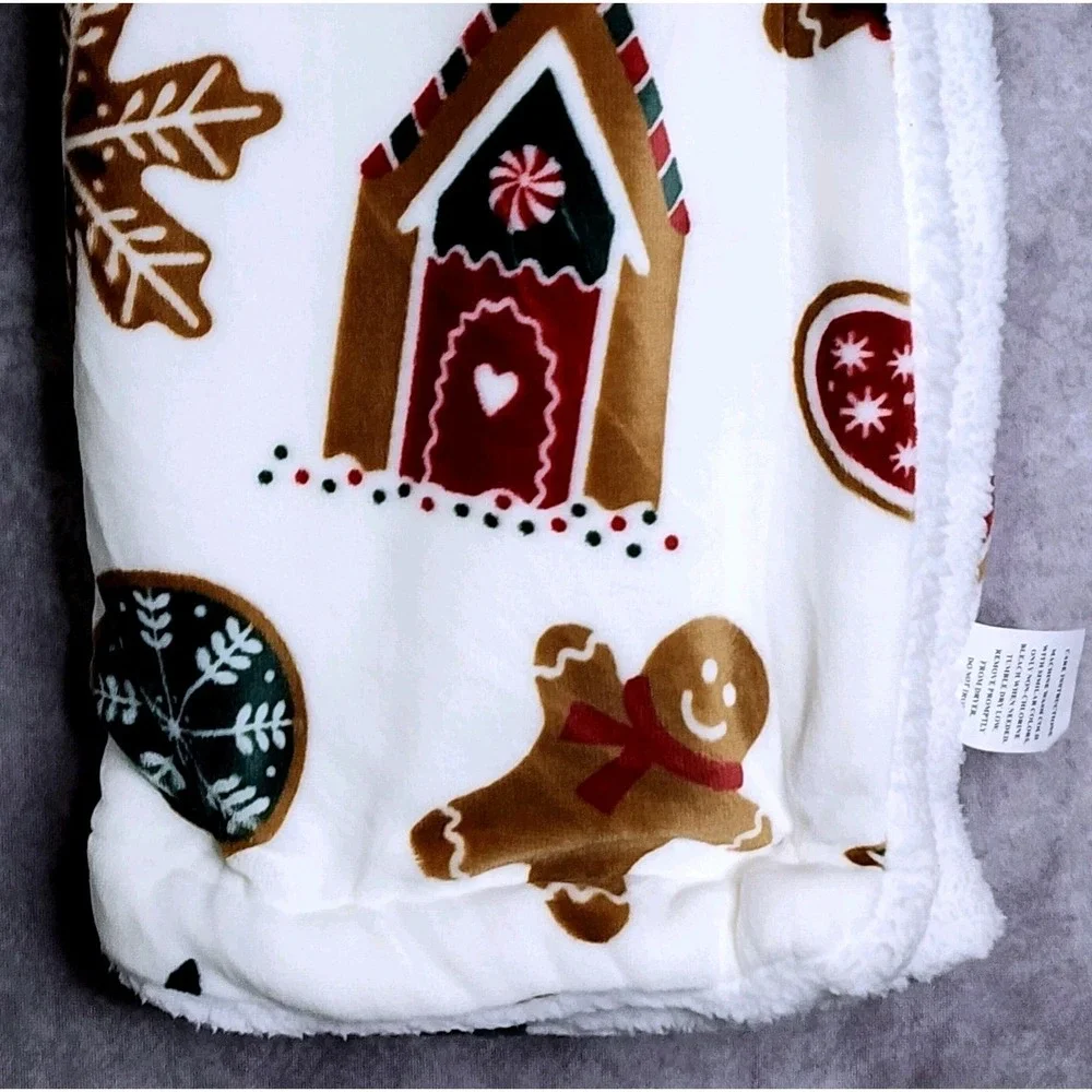 Gingerbread Man House Tree Throw Blanket Christmas Sherpa 50x70 Baking Plush NEW